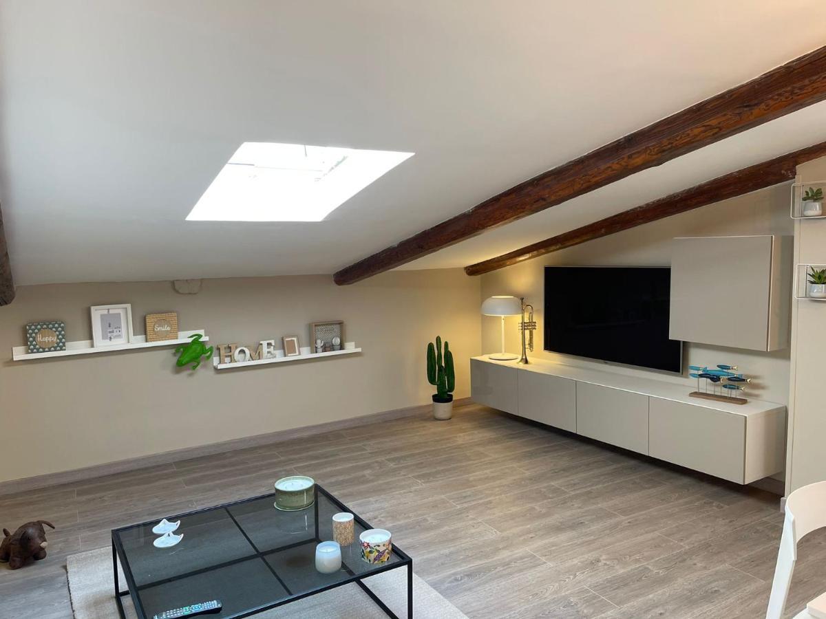 Apartamento La Mansarda Caserta Exterior foto